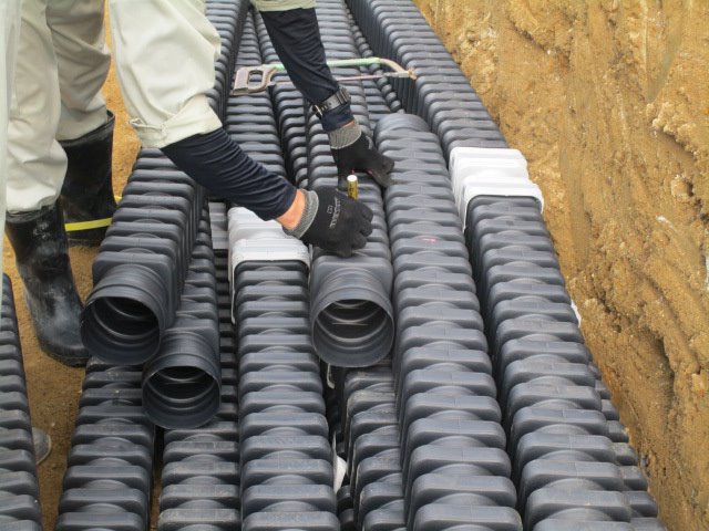 how to install underground cable ducting